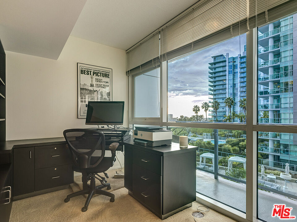 13600 Marina Pointe Dr Unit: 614