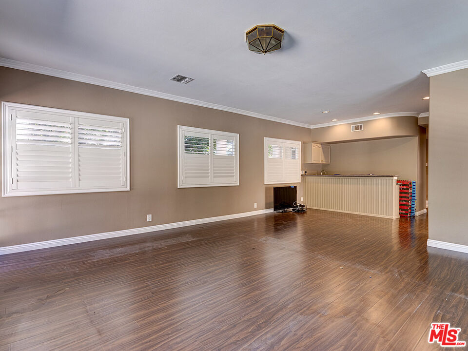 128 S Anita Ave