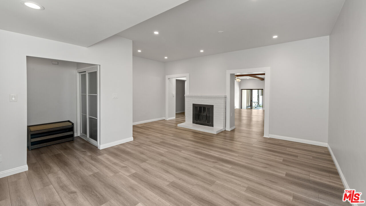 5519 Ventura Canyon Ave