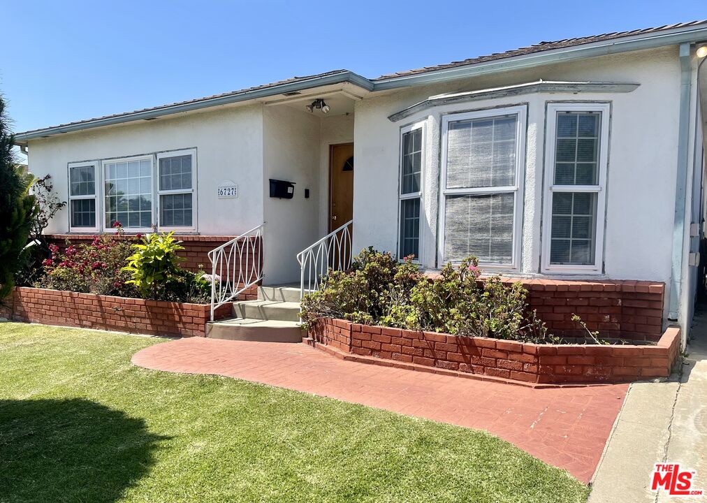 6727 W 87th Pl