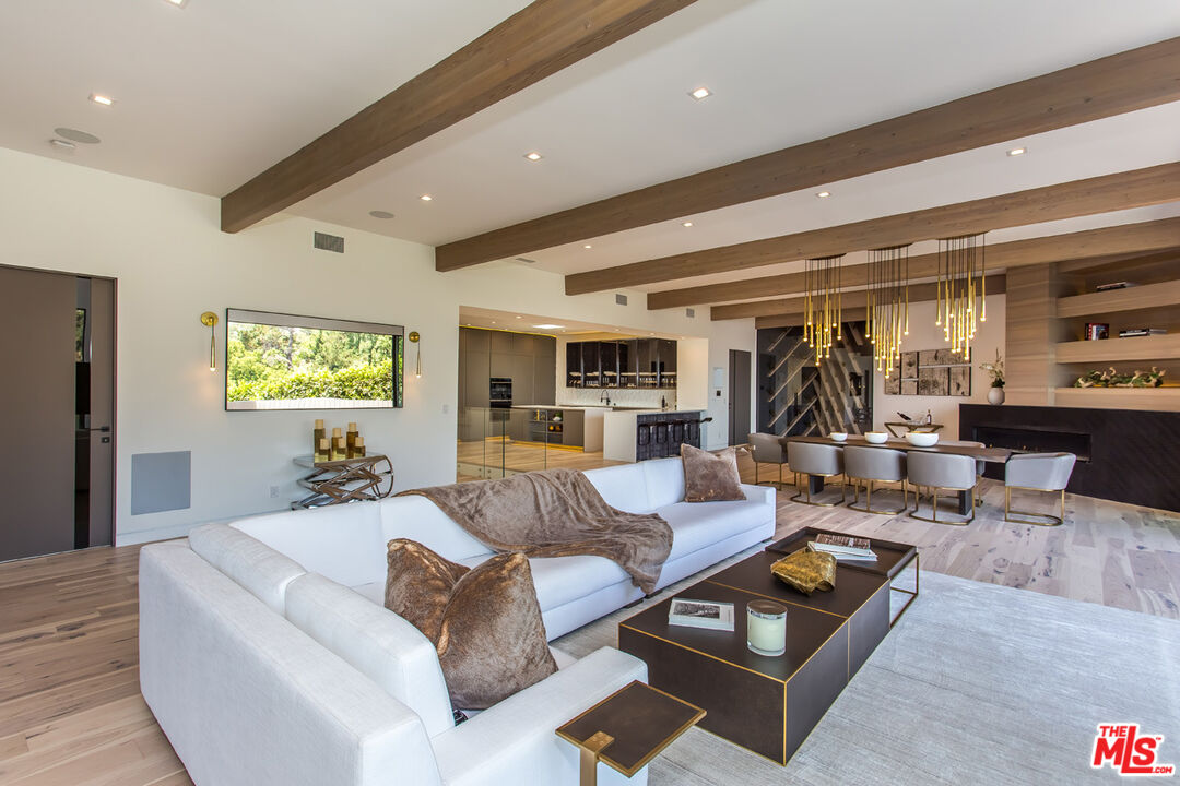 8842 Evanview Dr