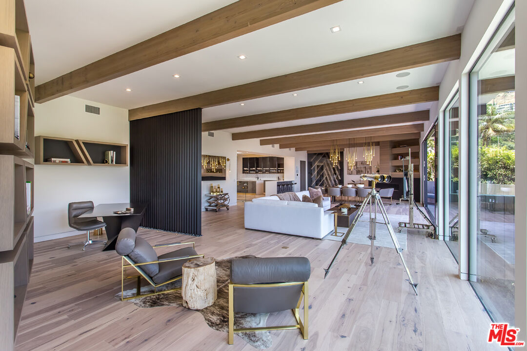 8842 Evanview Dr