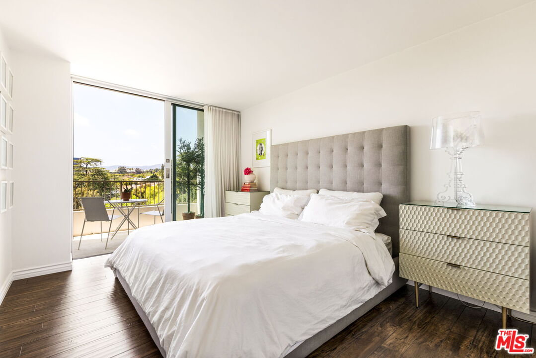 10501 Wilshire Blvd, #917