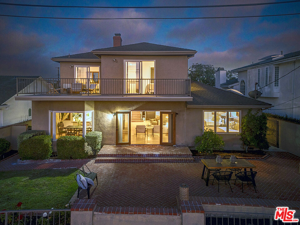 7507 Cowan Ave