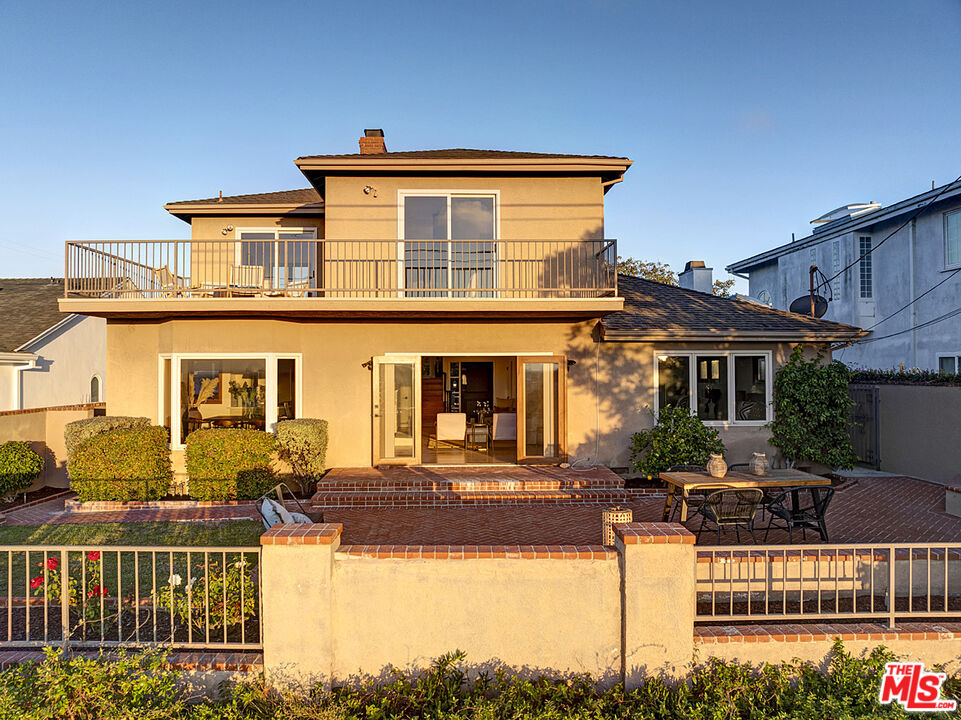 7507 Cowan Ave