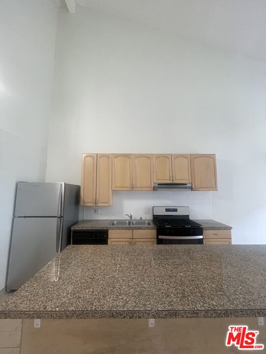 1531 N Detroit St, #303