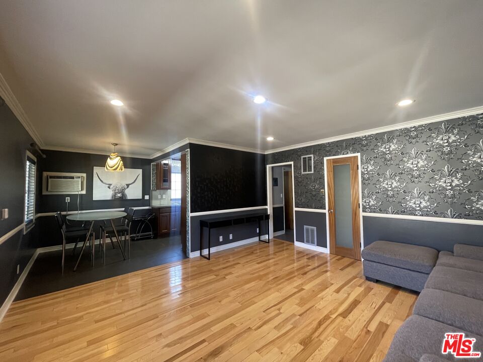 1122 N Formosa Ave, #8