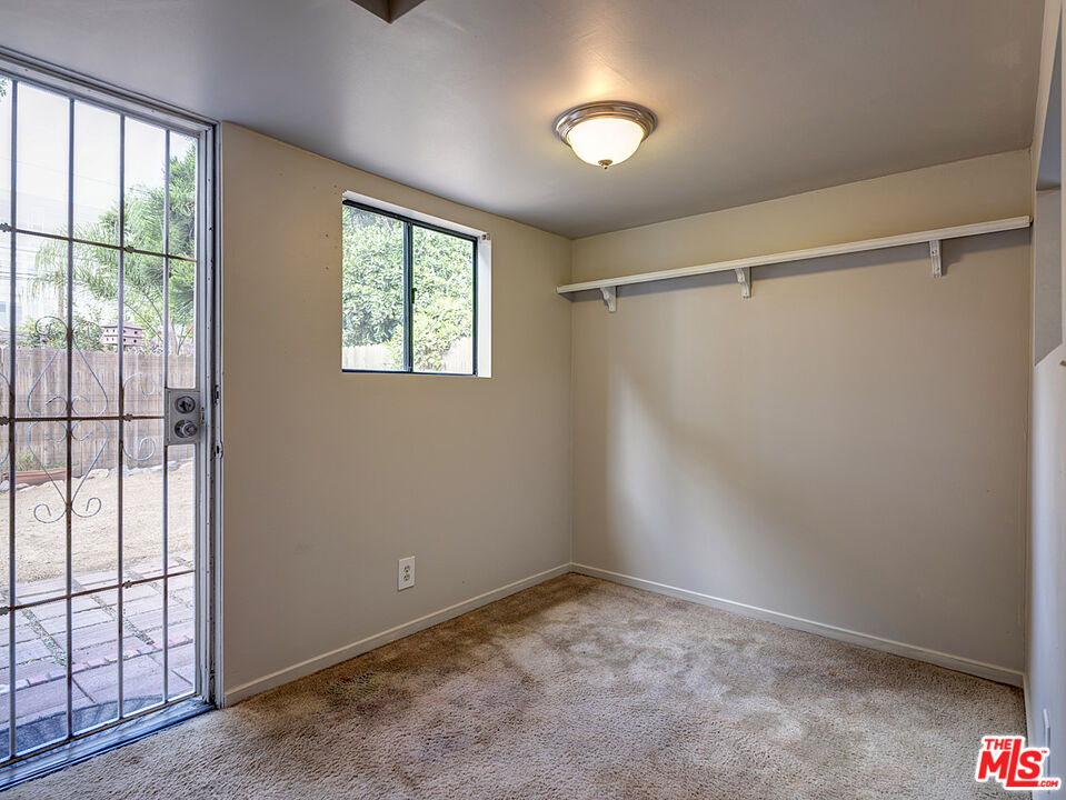 4137 Sunnyside Ave