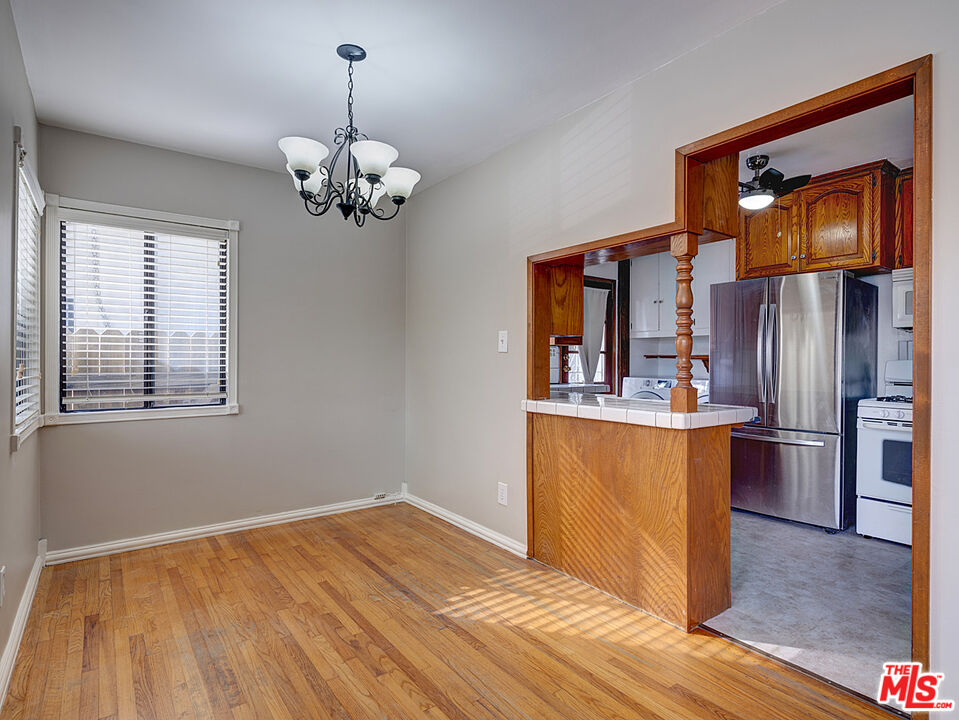 4137 Sunnyside Ave