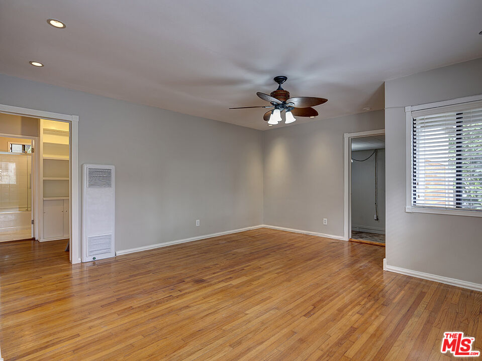 4137 Sunnyside Ave