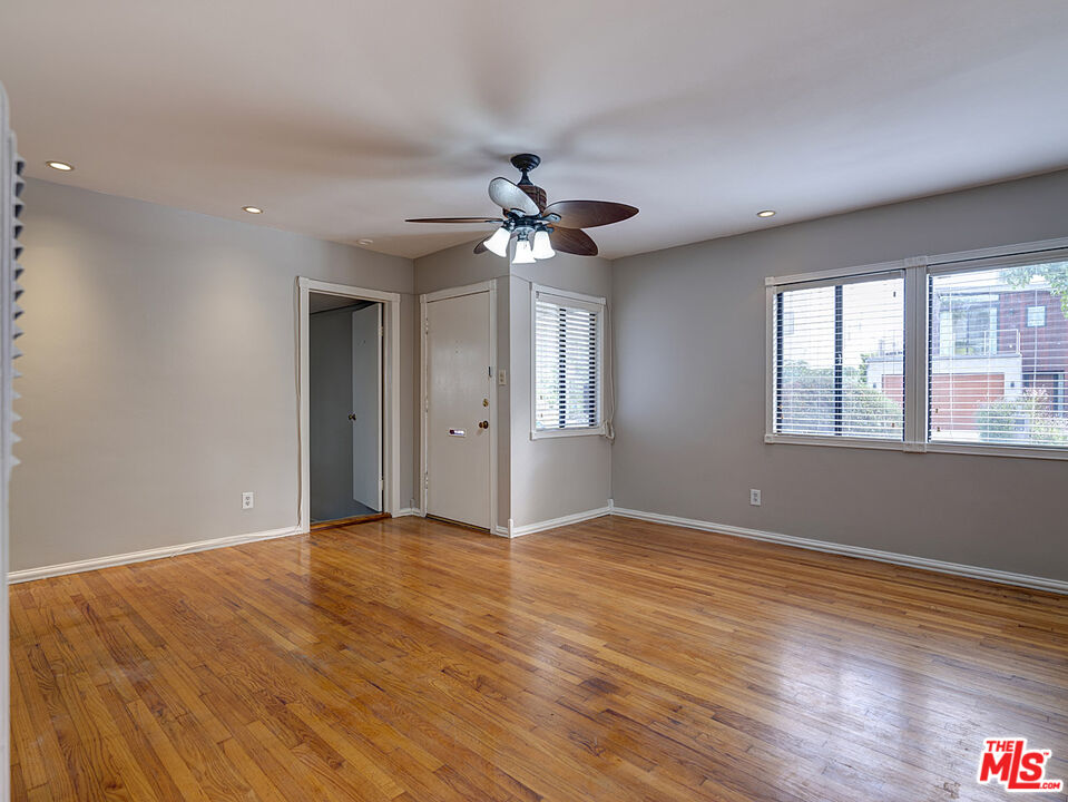 4137 Sunnyside Ave