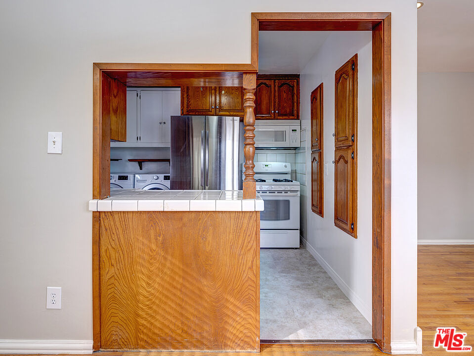 4137 Sunnyside Ave