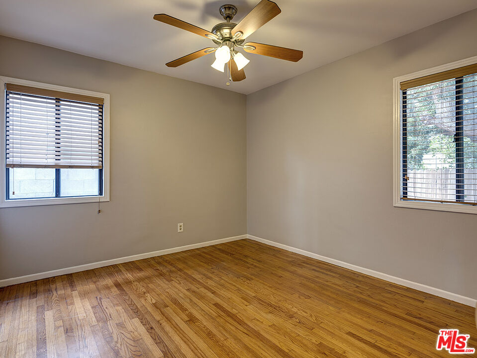 4137 Sunnyside Ave
