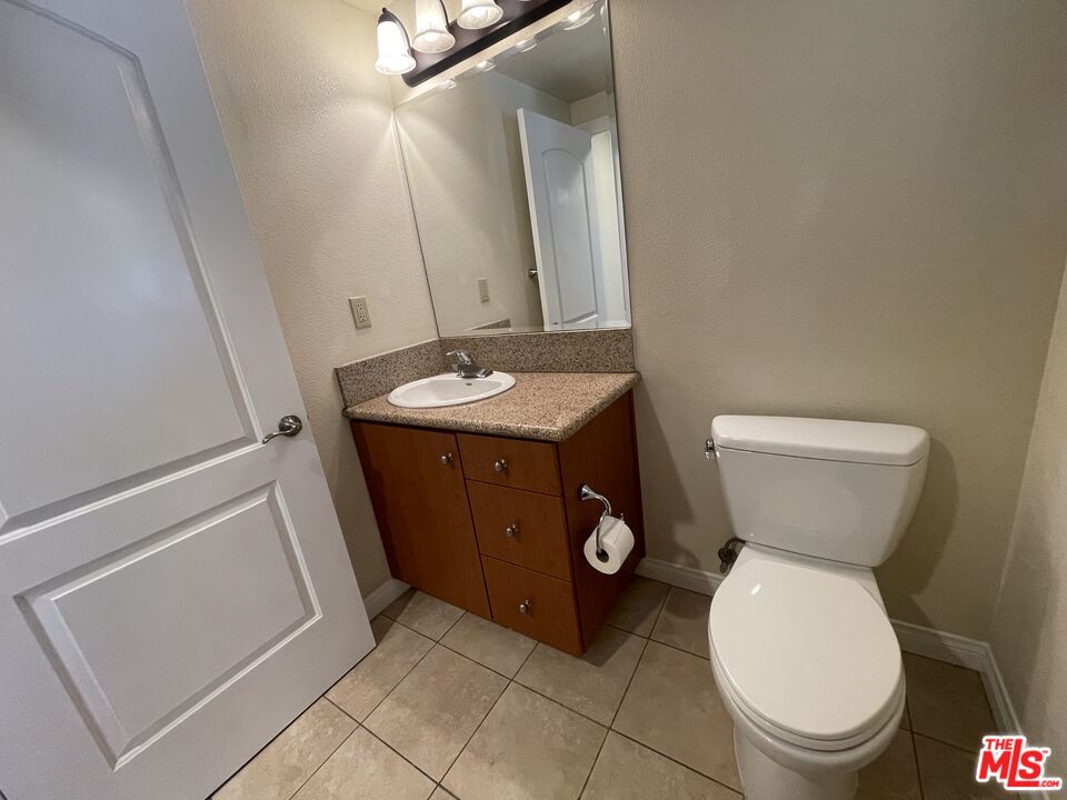 15024 Magnolia Blvd, #104