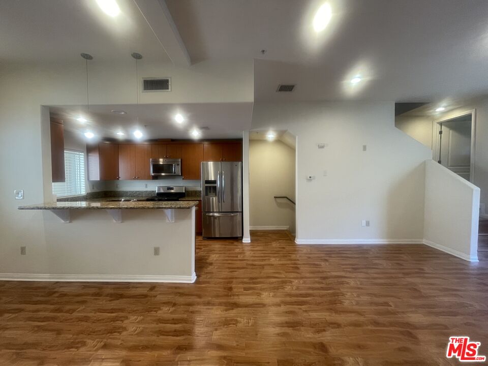 15024 Magnolia Blvd, #104