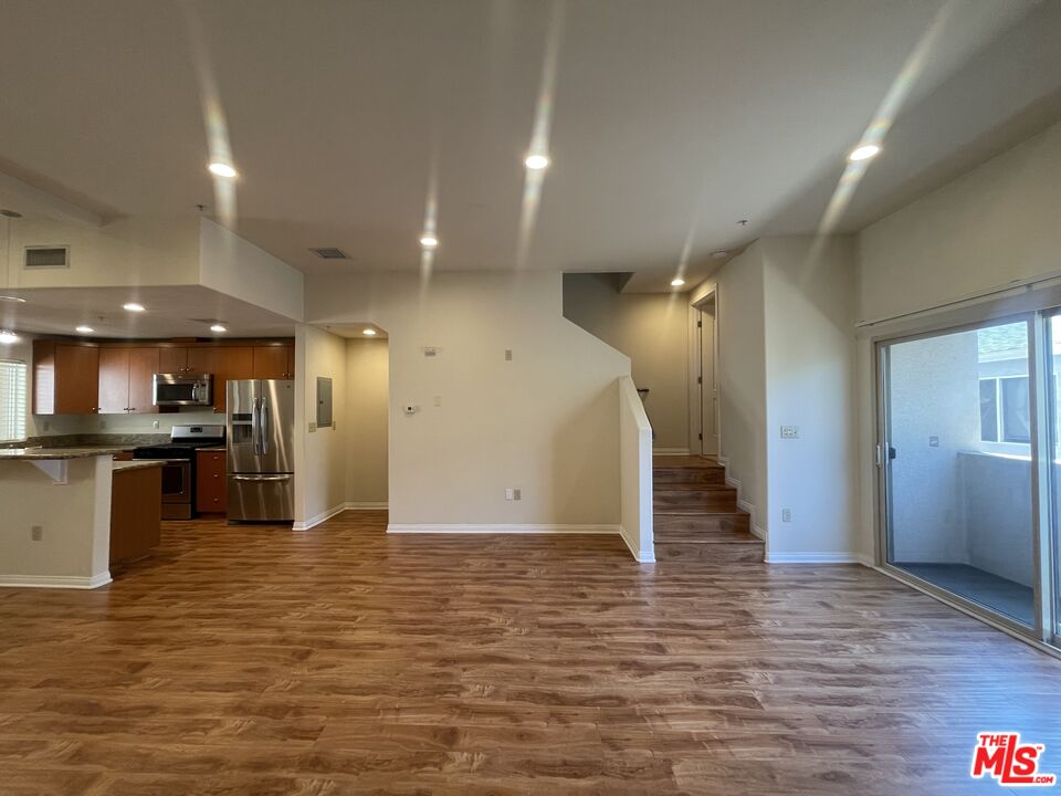 15024 Magnolia Blvd, #104