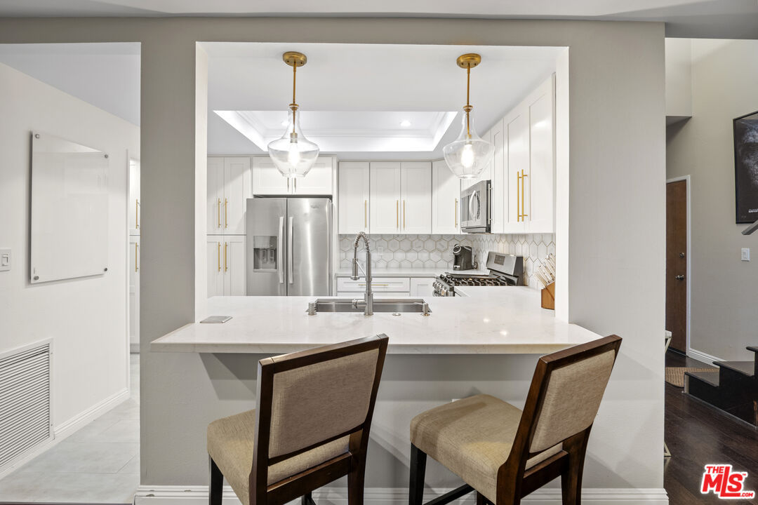 8180 Manitoba St Unit: 342