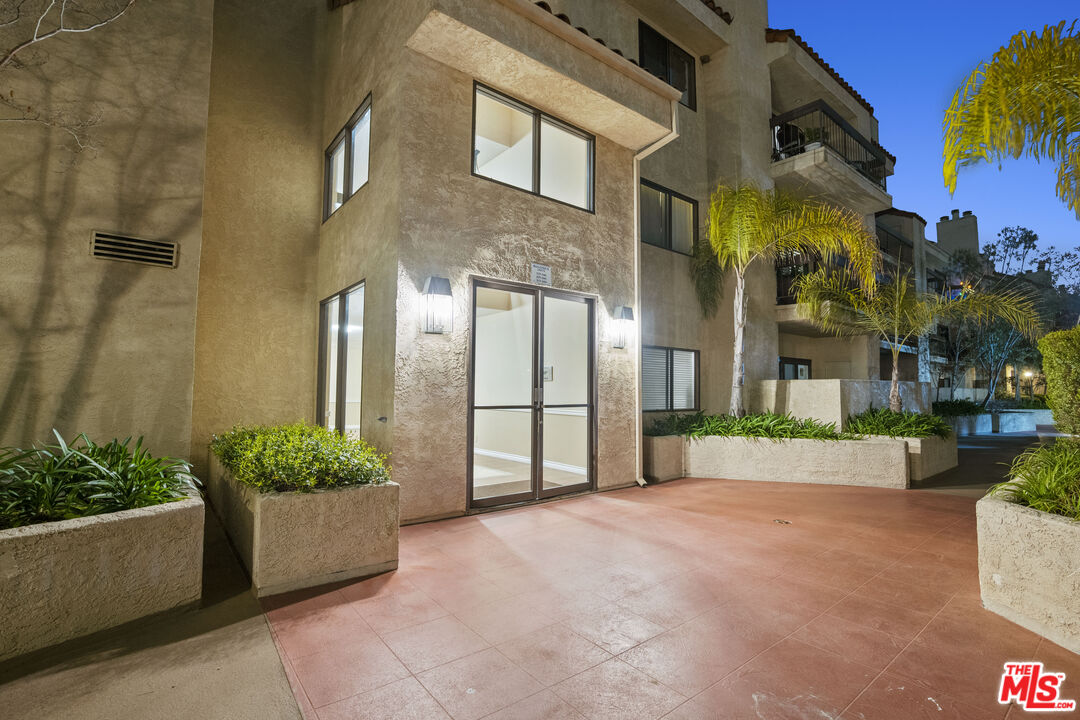 8180 Manitoba St Unit: 342