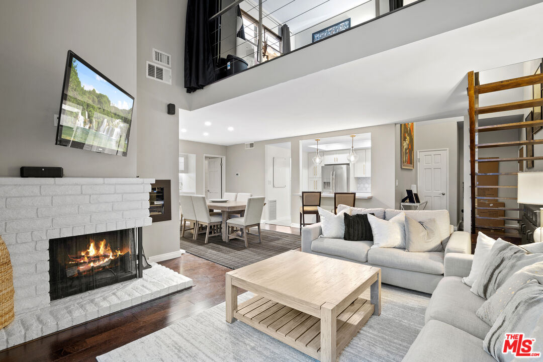8180 Manitoba St Unit: 342