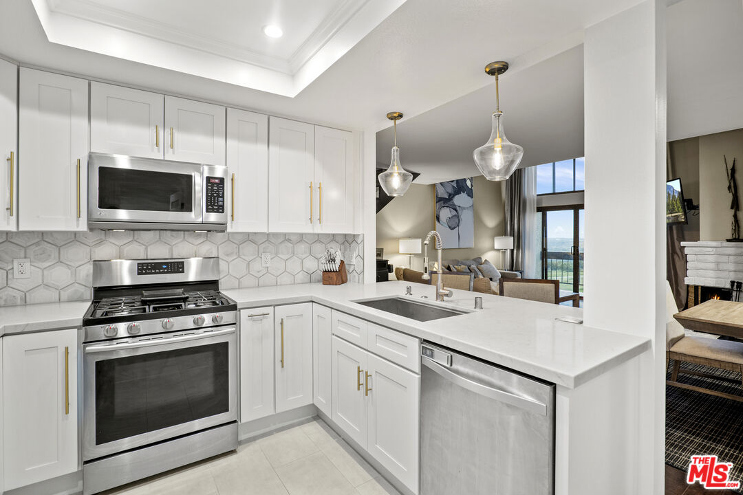 8180 Manitoba St Unit: 342