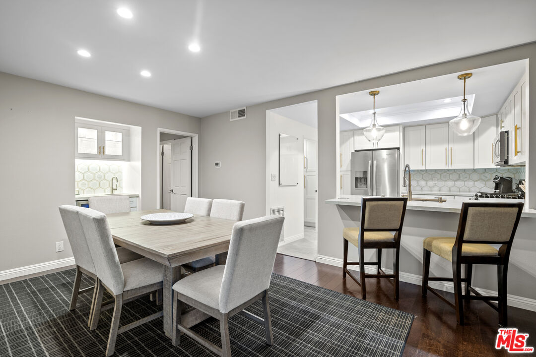 8180 Manitoba St Unit: 342