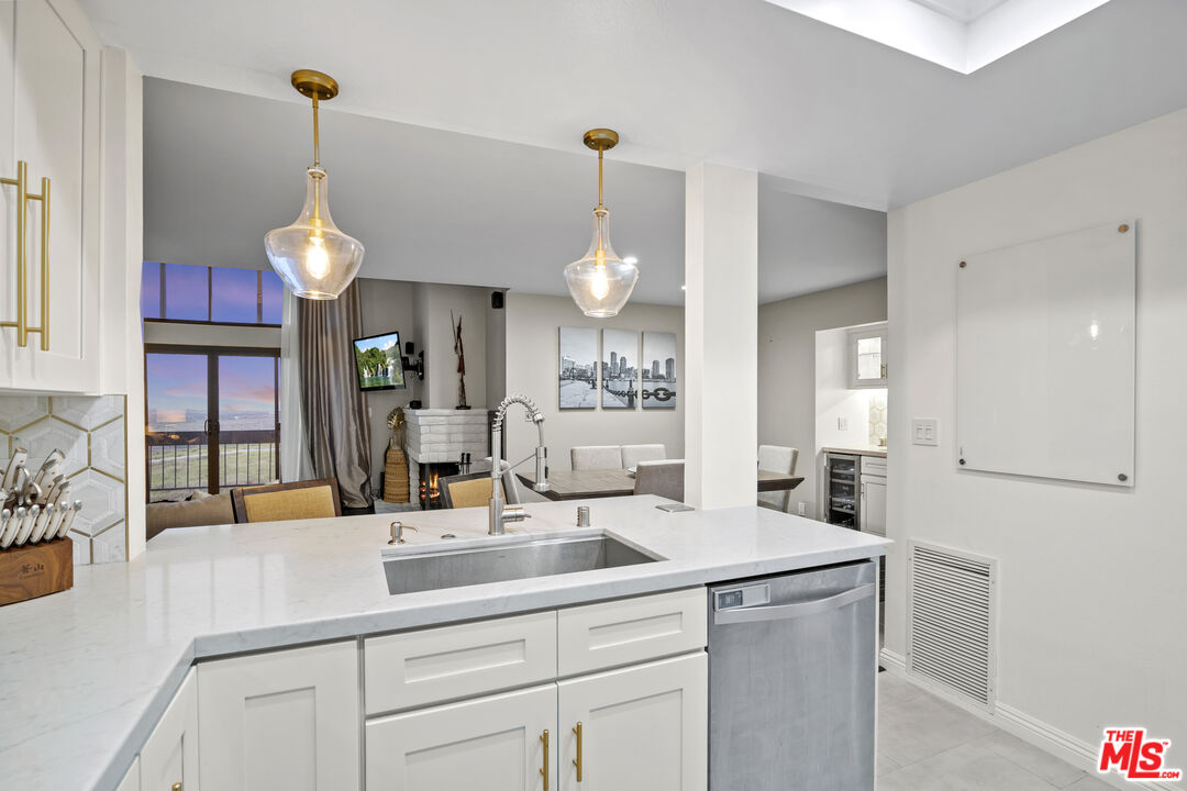 8180 Manitoba St Unit: 342