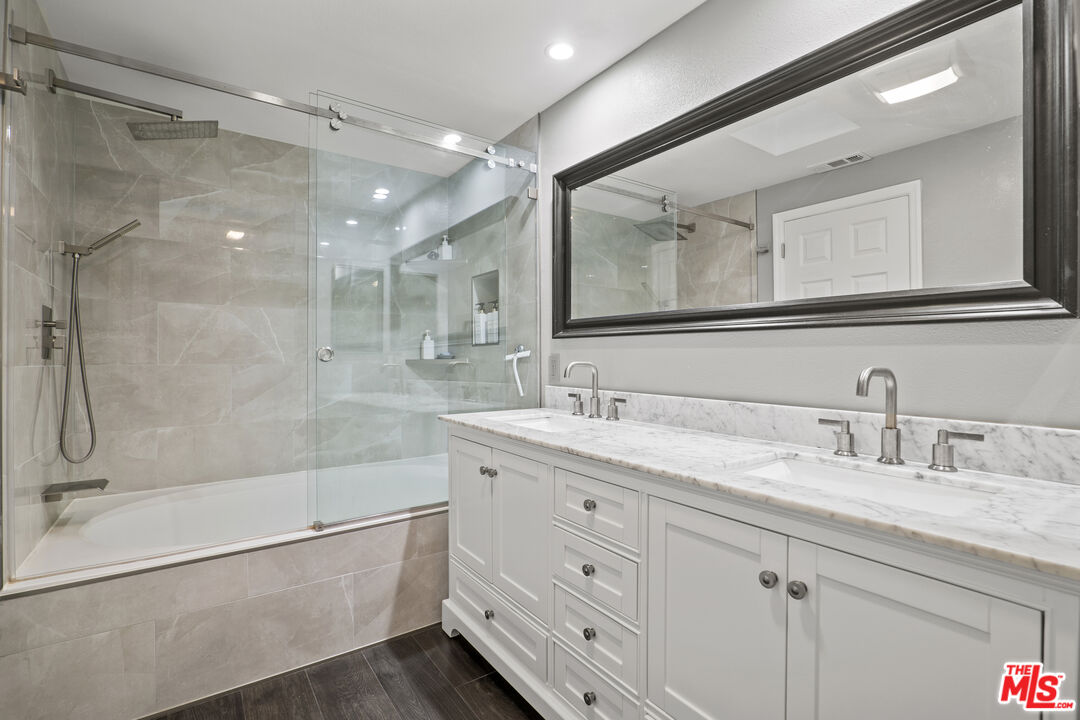 8180 Manitoba St Unit: 342