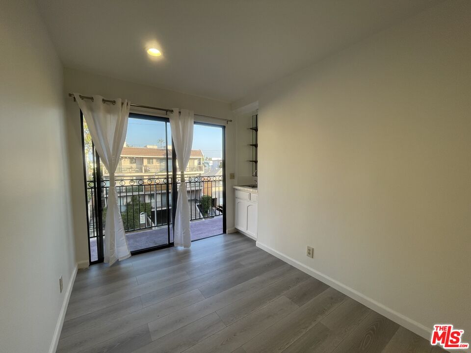 1337 N Sierra Bonita Ave, #301