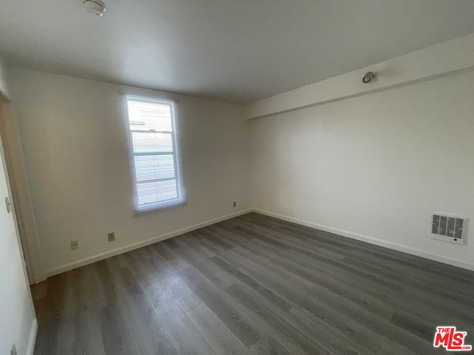 1337 N Sierra Bonita Ave, #301