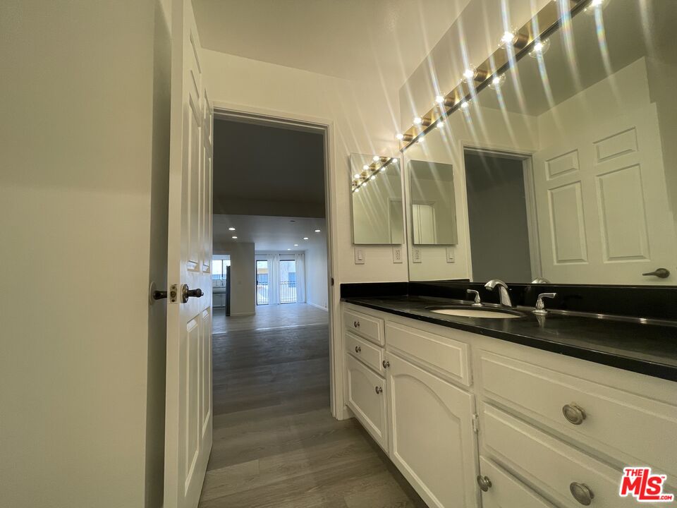 1337 N Sierra Bonita Ave, #205