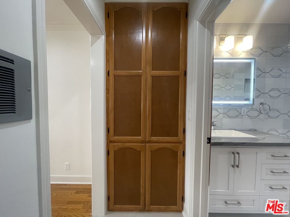 1122 N Formosa Ave, #3