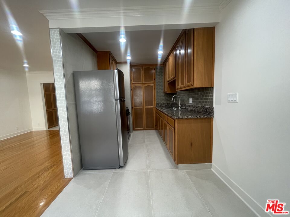 1122 N Formosa Ave, #3