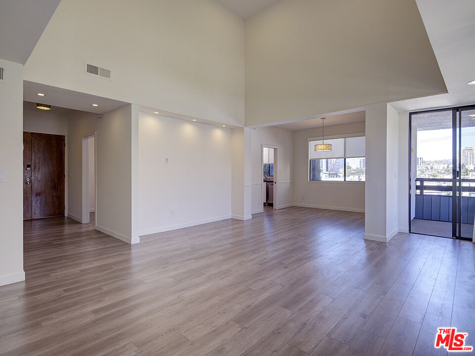1830 Westholme Ave Unit: 307
