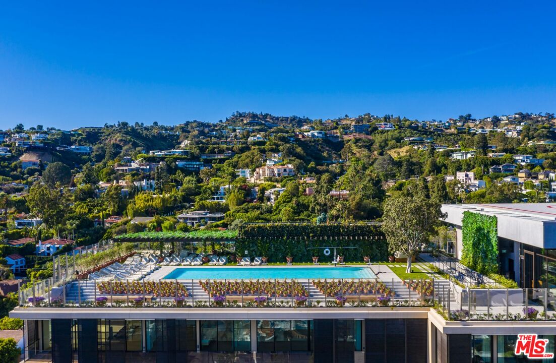 9040 W Sunset Blvd, #PHB