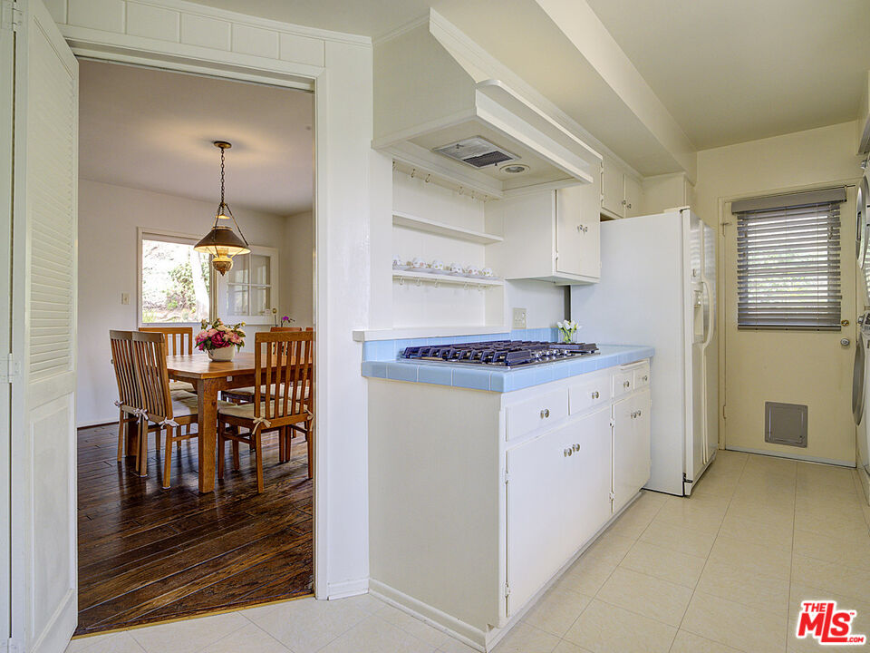2132 El Roble Ln