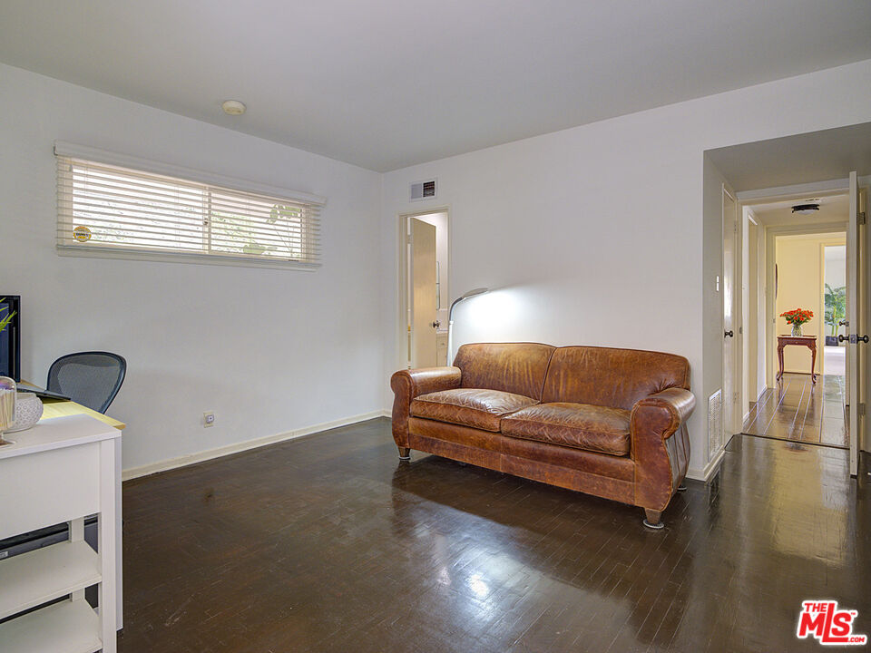 2132 El Roble Ln