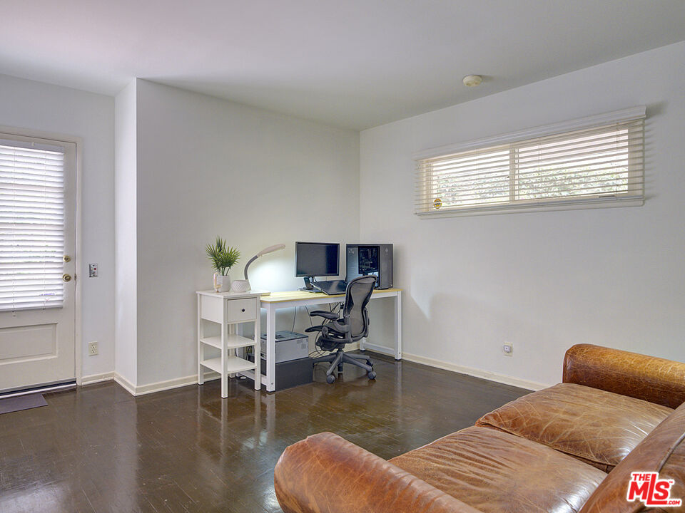2132 El Roble Ln