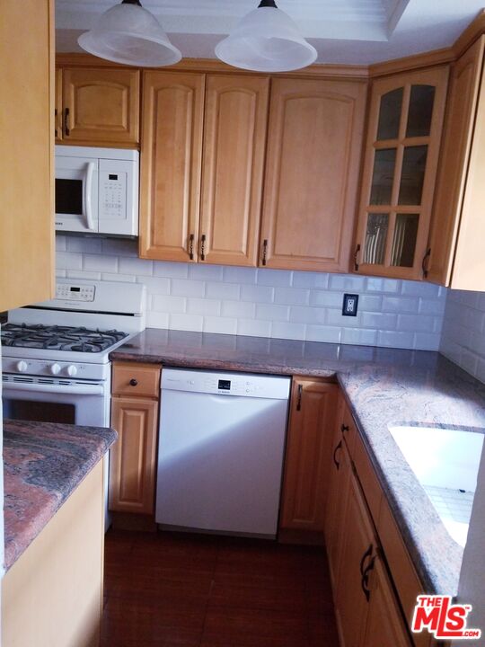 10921 Morrison St, #3