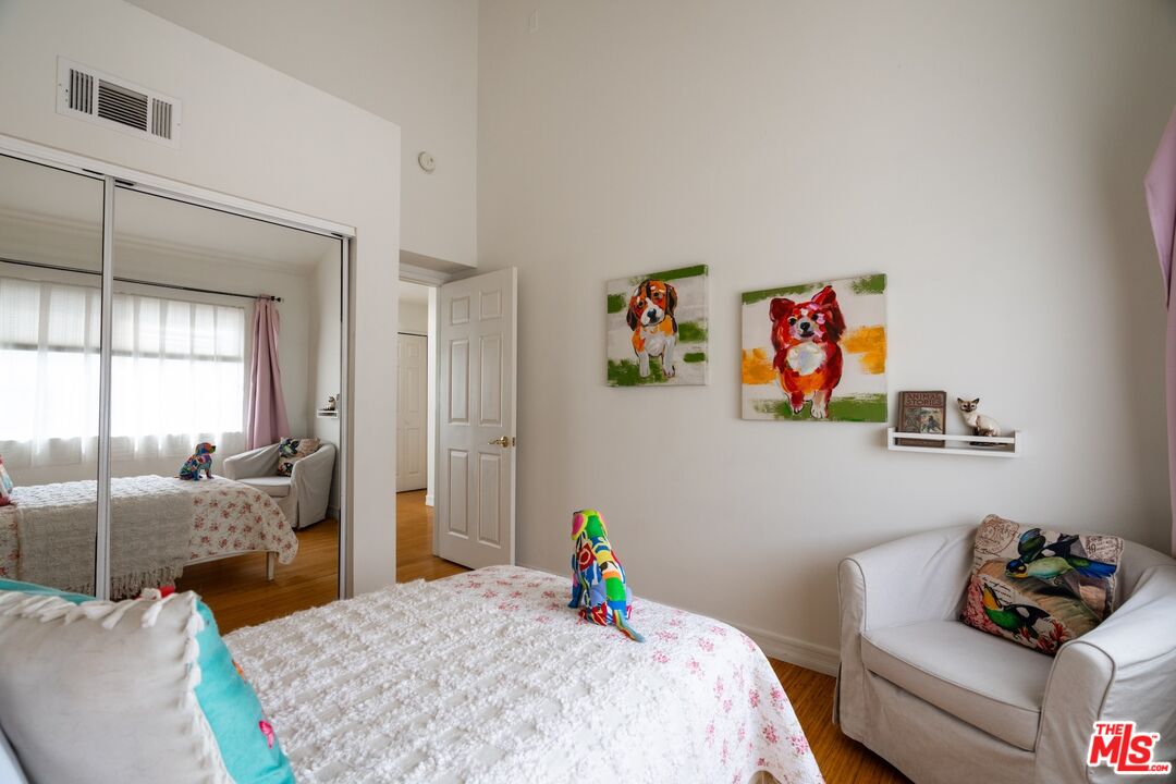1240 24th St Unit: 3