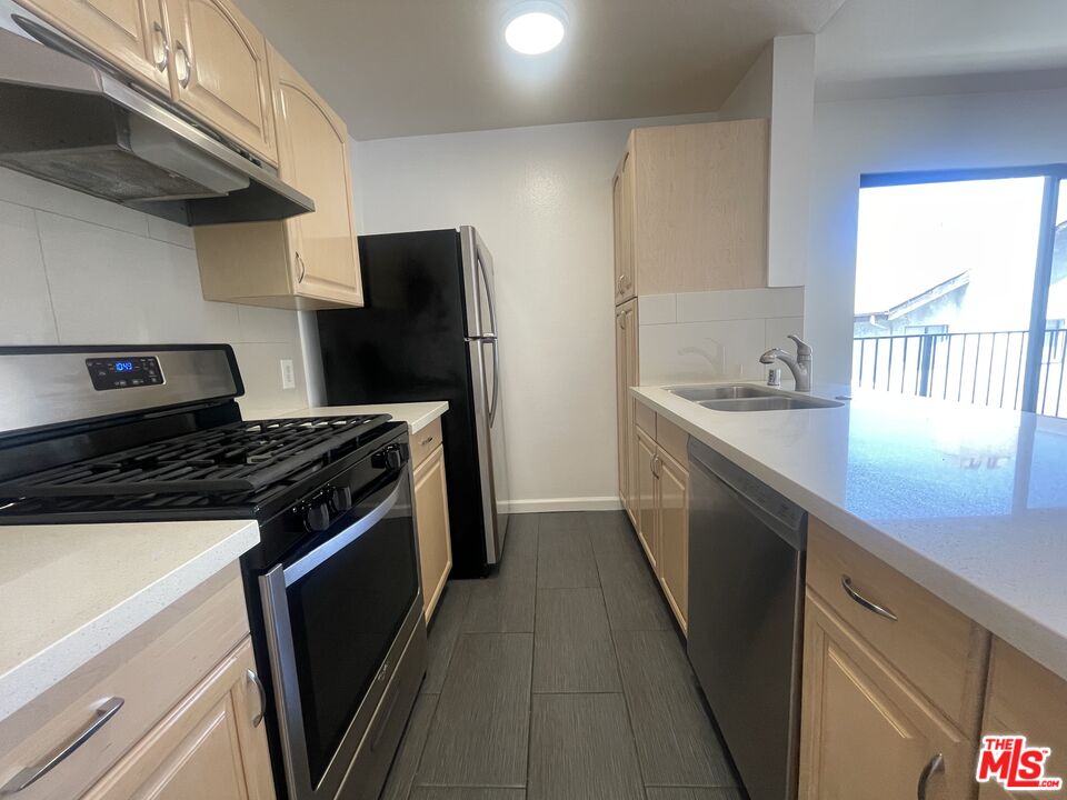 1531 N Detroit St, #207