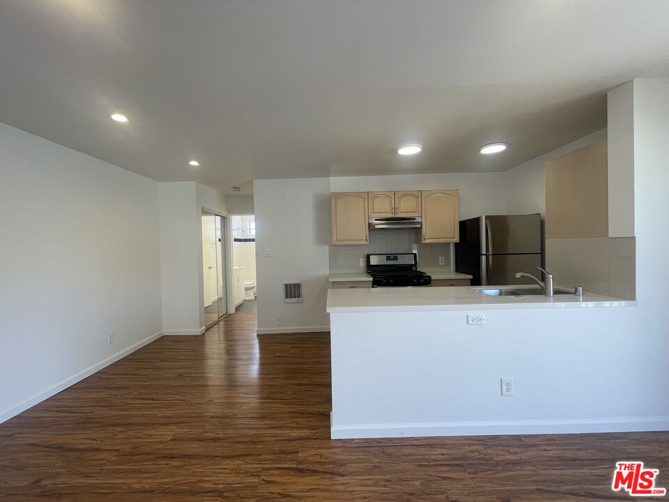 1531 N Detroit St, #207