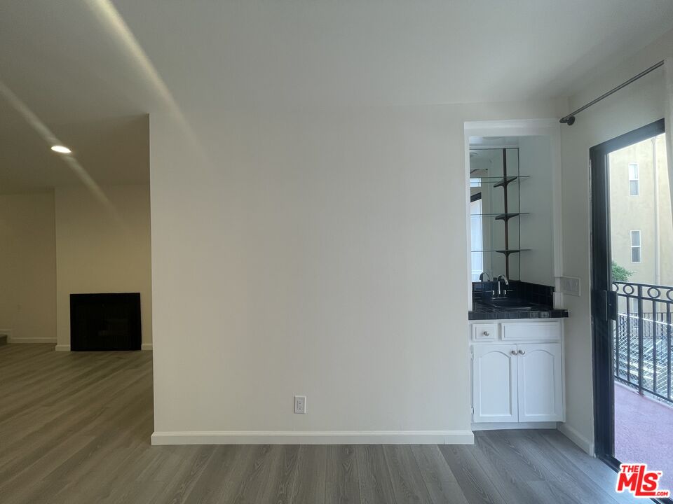 1338 N Sierra Bonita Ave, #103