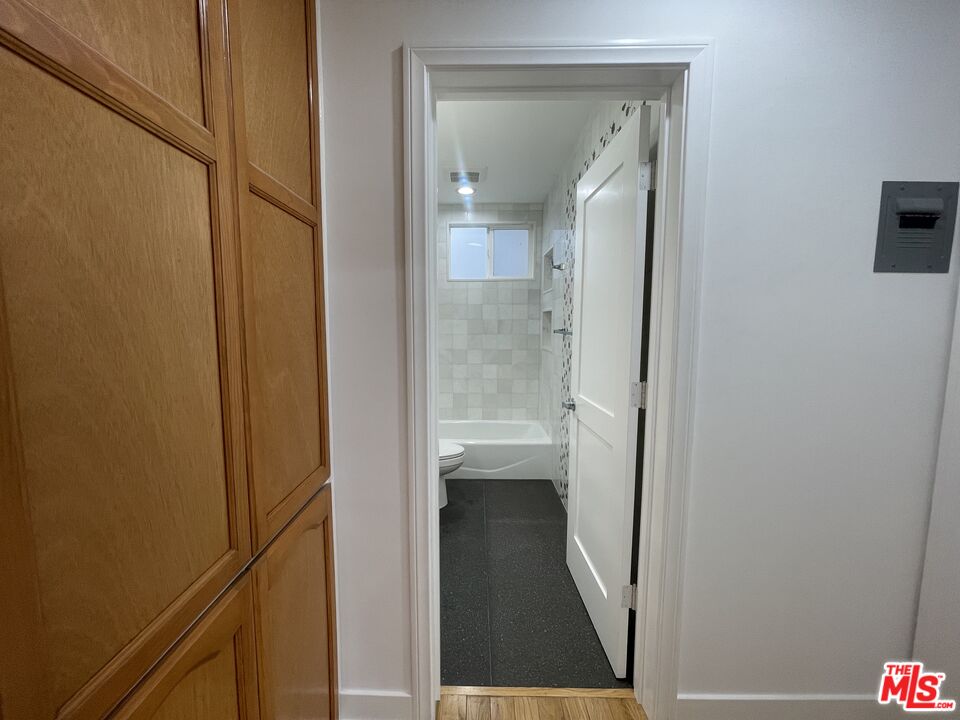 1126 N Formosa Ave, #4