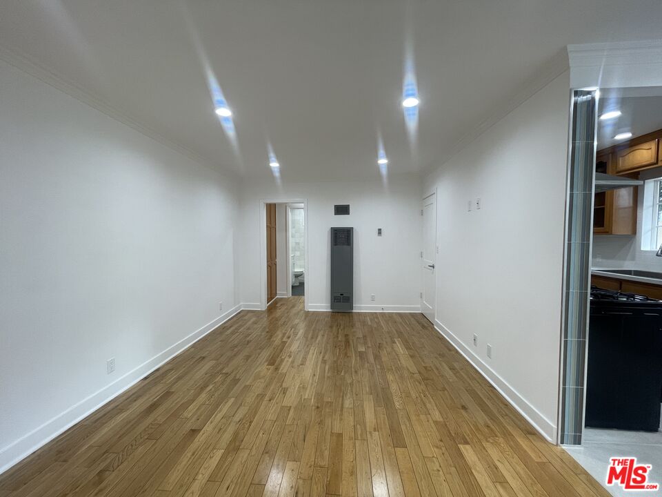 1126 N Formosa Ave, #4