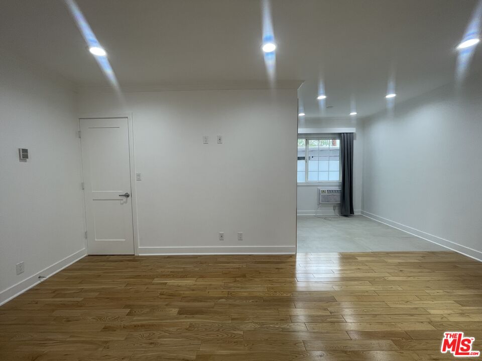 1126 N Formosa Ave, #4