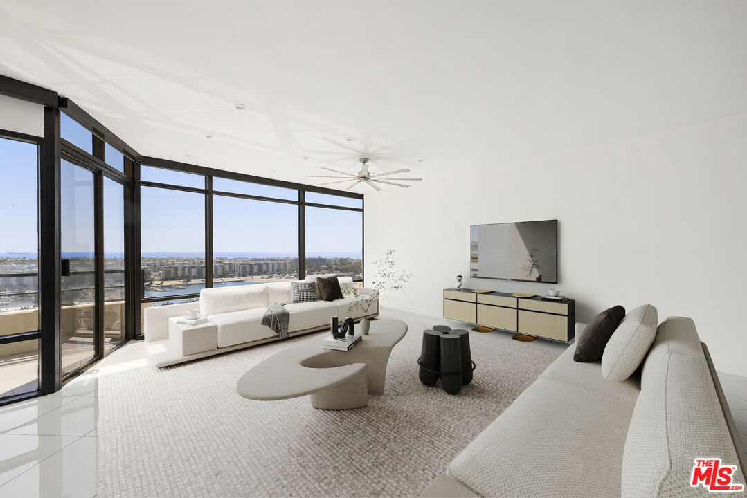 4267 Marina City Dr, #PH 4