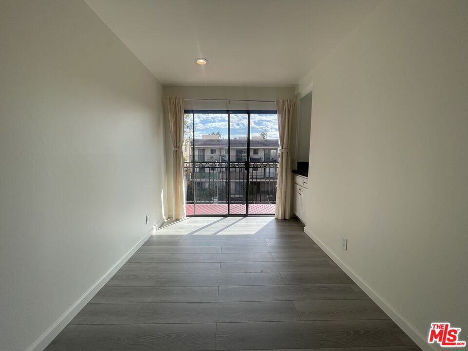 1337 N Sierra Bonita Ave, #302