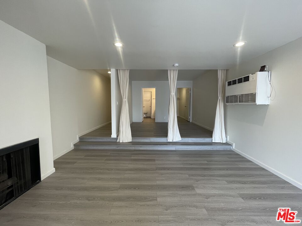 1337 N Sierra Bonita Ave, #302