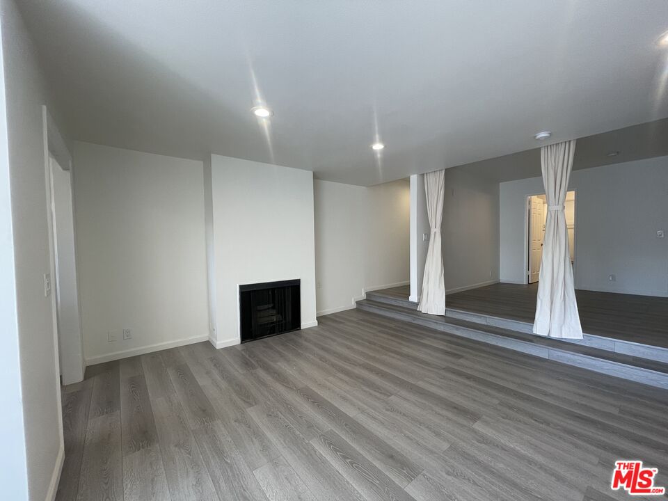 1337 N Sierra Bonita Ave, #302