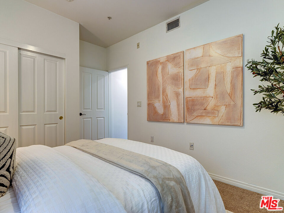 6020 S Seabluff Dr Unit: 122